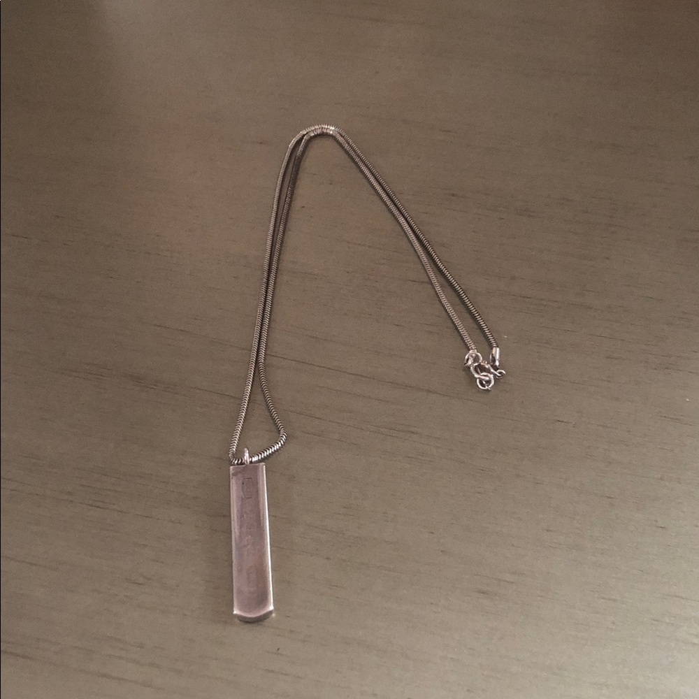 Tiffany & Co.Elegant Silver Bar Pendant Necklace